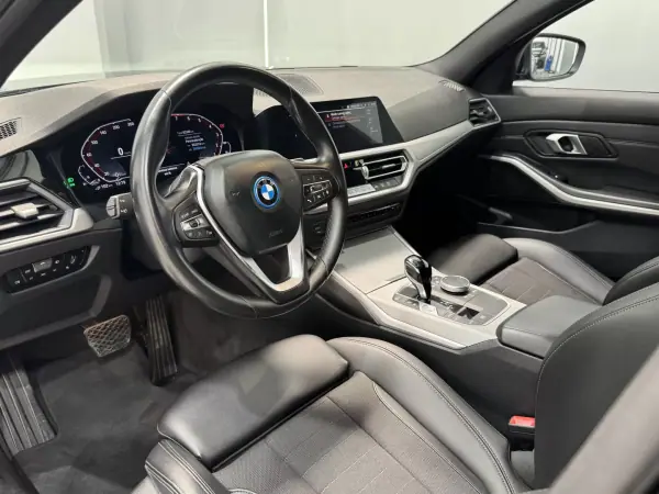 BMW 320 2022 - 27890 EUR, 93000 km - AUTO.MOTO.pt - 93000km - foto 27 de 39