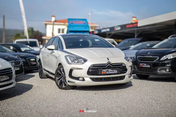Citroën DS5 2.0 HDi Hybrid4 Sport Chic CMP6 2013 Híbrido (Diesel) — 116 000 km · Bragança Citroën DS5 2013