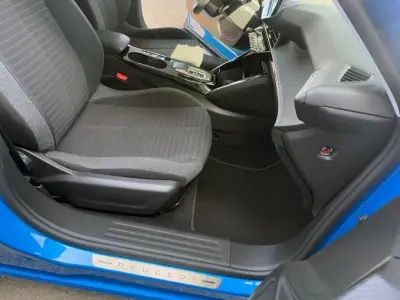 Peugeot e-2008 2022 - 18899 EUR, 45264 km - AUTO.MOTO.pt - 45264km - foto 15 de 15