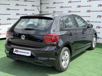 Volkswagen Polo 2019 - 12990 EUR, 62100 km - AUTO.MOTO.pt - 62100km - foto 8 de 18