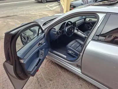 Porsche Panamera 2011 - 47900 EUR, 133621 km - 133621km - foto 16 de 36