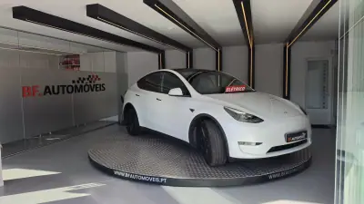 Tesla Model Y 2023 — photo 5 of 47