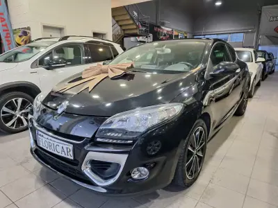 Renault Mégane Coupe 2013 - 9900 EUR, 177543 km - AUTO.MOTO.pt - 177543km - foto 5 de 17