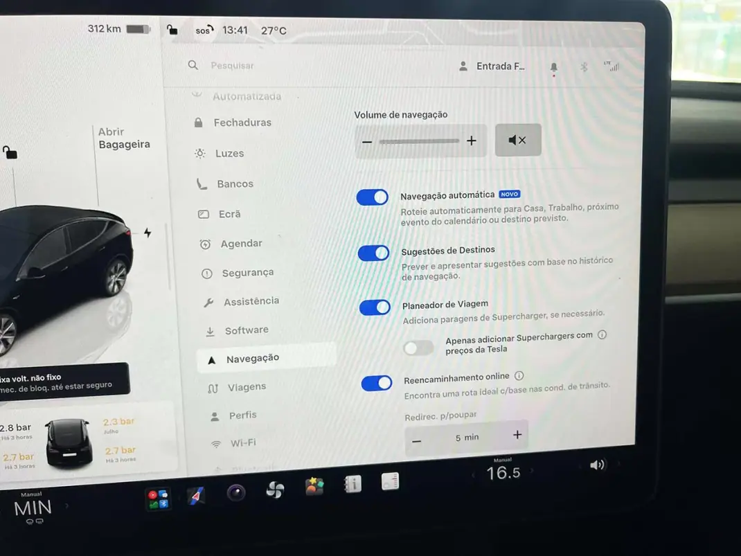 Tesla Model Y 2023 - 34600 EUR, 64322 km - 64322km - foto 15 de 26