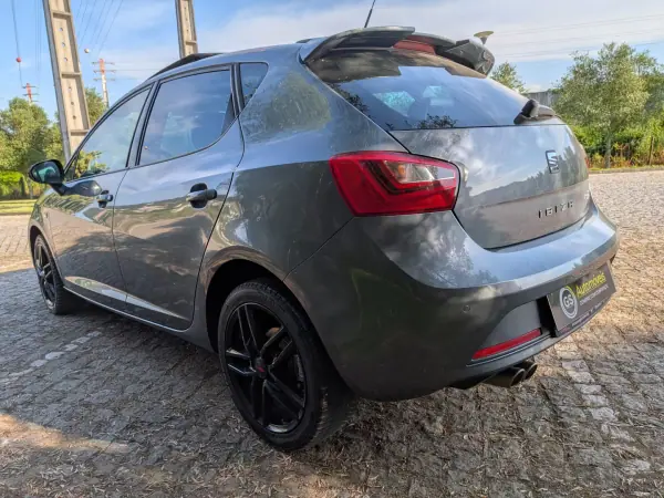 SEAT Ibiza 2016 - 10900 EUR, 120000 km - AUTO.MOTO.pt - 120000km - foto 12 de 13