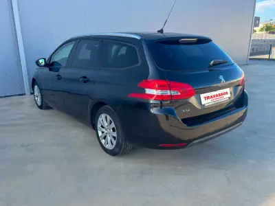 Peugeot 308 SW 2016 - 11500 EUR, 155457 km - AUTO.MOTO.pt - 155457km - foto 4 de 10