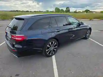 Mercedes-Benz E 300 2020 - 35500 EUR, 151500 km - AUTO.MOTO.pt - 151500km - foto 3 de 11