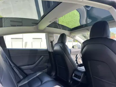 Tesla Model 3 2019 - 21900 EUR, 86000 km - AUTO.MOTO.pt - 86000km - foto 56 de 64