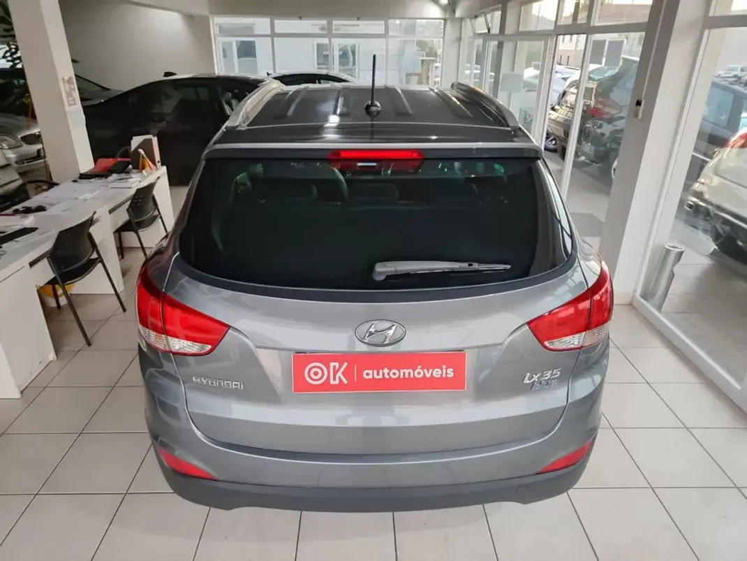 Hyundai ix35 2013 - 9990 EUR, 157000 km - AUTO.MOTO.pt - 157000km - foto 11 de 34