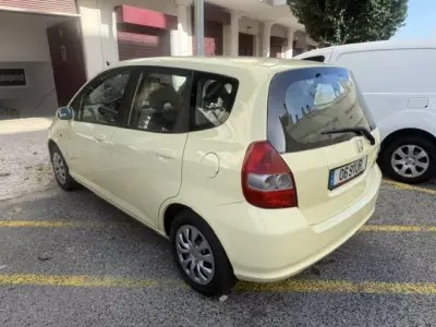 Honda Jazz 2003 - 3900 EUR, 176000 km - 176000km - foto 13 de 26