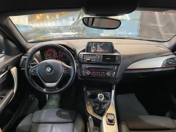 BMW 118 2015 - 13999 EUR, 164000 km - AUTO.MOTO.pt - 164000km - foto 29 de 50