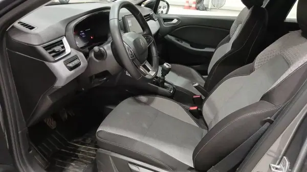 Renault Clio 2025 - 20700 EUR, 19845 km - AUTO.MOTO.pt - 19845km - foto 8 de 10
