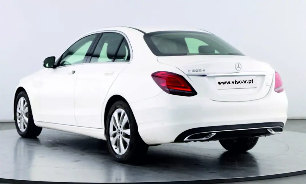 Mercedes-Benz C 300 2019 - 27990 EUR, 120000 km - AUTO.MOTO.pt - 120000km - foto 3 de 16