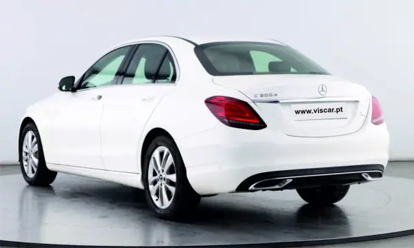 Mercedes-Benz C 300 2019 - 26990 EUR, 120000 km - AUTO.MOTO.pt - 120000km - foto 3 de 16