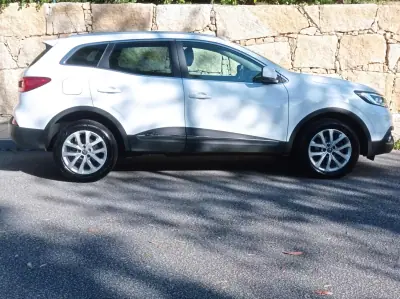 Renault Kadjar 2018 - 14390 EUR, 105500 km - AUTO.MOTO.pt - 105500km - foto 6 de 13
