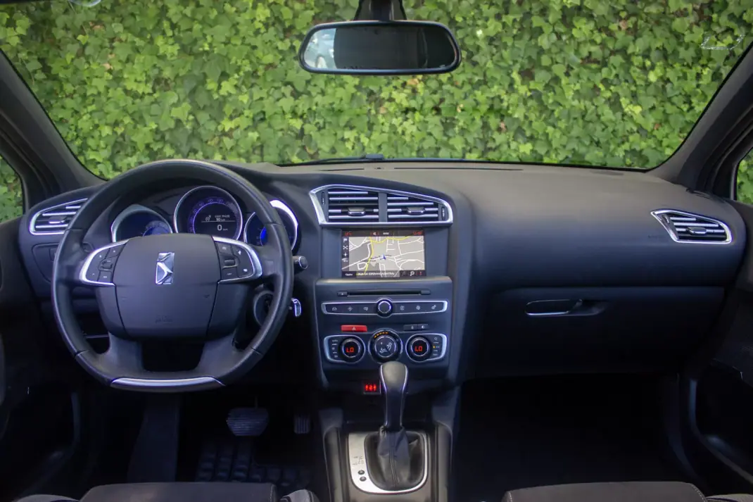 DS DS4 2017 - 14900 EUR, 104000 km - 104000km - foto 15 de 16