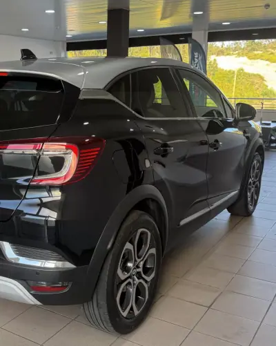 Renault Captur 2022 - 17900 EUR, 90718 km - AUTO.MOTO.pt - 90718km - foto 4 de 49