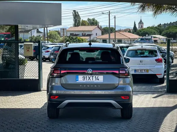 Volkswagen T-Cross 2019 - 14990 EUR, 140000 km - AUTO.MOTO.pt - 140000km - foto 4 de 12