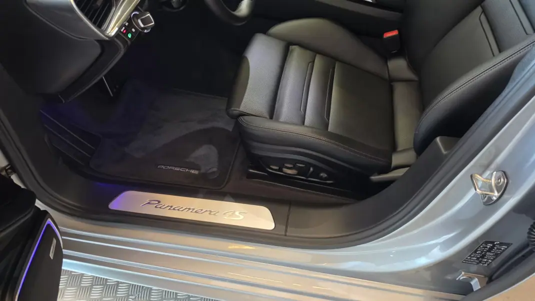 Porsche Panamera 2023 - 97500 EUR, 25369 km - 25369km - foto 38 de 53