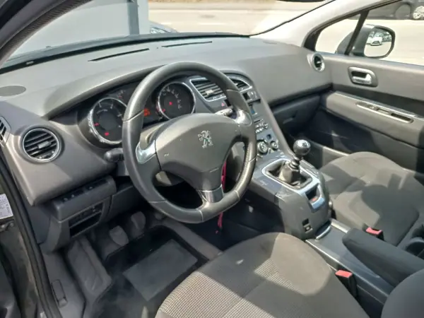 Peugeot 5008 2014 - 5950 EUR, 420000 km - AUTO.MOTO.pt - 420000km - foto 9 de 16