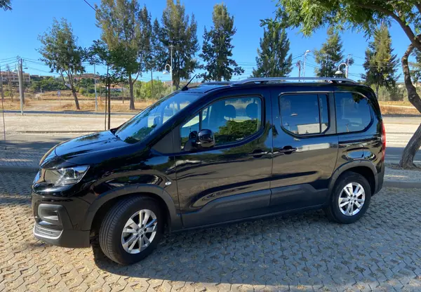 Peugeot Rifter 2019 - 19500 EUR, 110000 km - AUTO.MOTO.pt - 110000km - foto 4 de 11