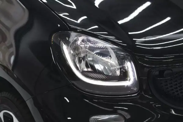 Smart ForFour 2015 - 9500 EUR, 155670 km - AUTO.MOTO.pt - 155670km - foto 10 de 36