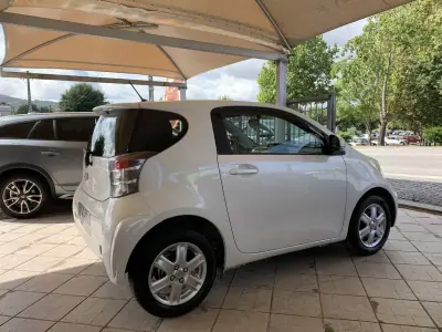 Toyota iQ 2009 - 7500 EUR, 123054 km - AUTO.MOTO.pt - 123054km - foto 5 de 22