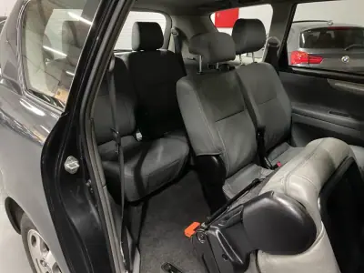 Toyota Avensis Verso 2003 - 6450 EUR, 273631 km - AUTO.MOTO.pt - 273631km - foto 18 de 20