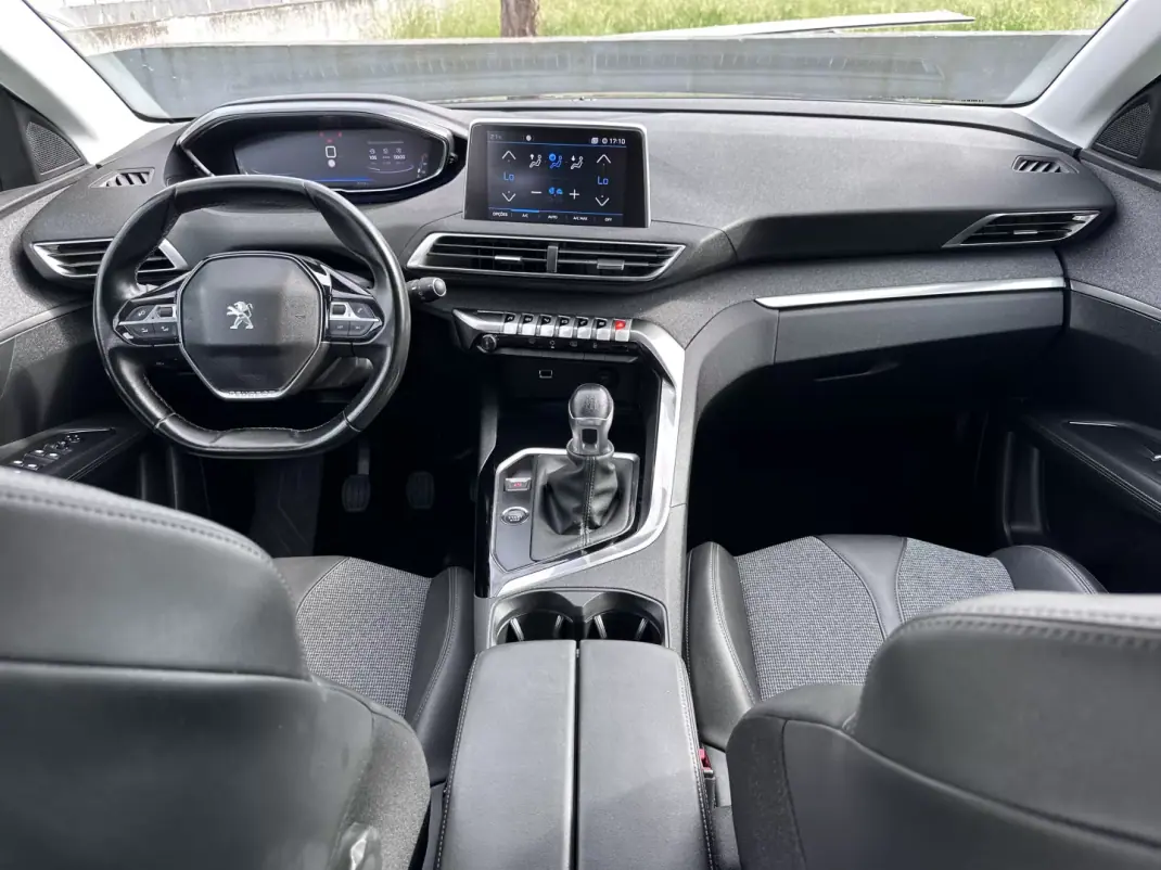 Peugeot 3008 2019 - 17900 EUR, 180000 km - AUTO.MOTO.pt - 180000km - foto 26 de 62