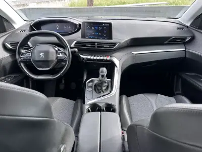 Peugeot 3008 2019 - 17900 EUR, 180000 km - AUTO.MOTO.pt - 180000km - foto 26 de 62