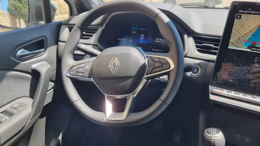 Renault Captur 2025 - 24000 EUR, 10335 km - AUTO.MOTO.pt - 10335km - foto 35 de 36