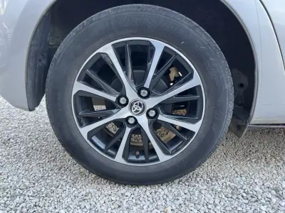 Toyota Yaris 2020 - 13900 EUR, 129600 km - AUTO.MOTO.pt - 129600km - foto 7 de 16
