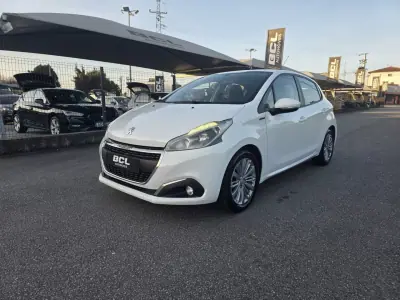 Peugeot 208 2016 - 13990 EUR, 163000 km - AUTO.MOTO.pt - 163000km - foto 3 de 31