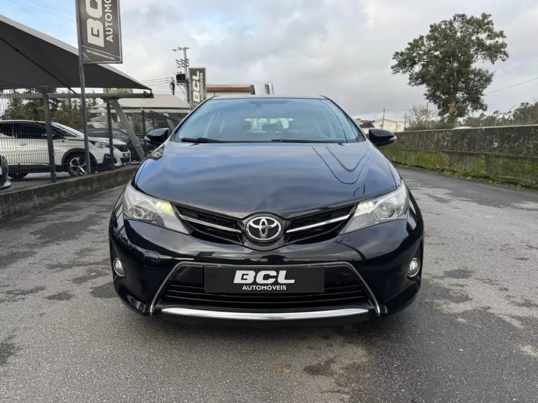 Toyota Auris 2014 - 10990 EUR, 224000 km - AUTO.MOTO.pt - 224000km - foto 2 de 27