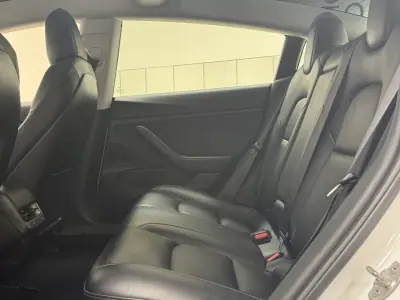 Tesla Model 3 2019 - 24890 EUR, 118800 km - AUTO.MOTO.pt - 118800km - foto 20 de 29