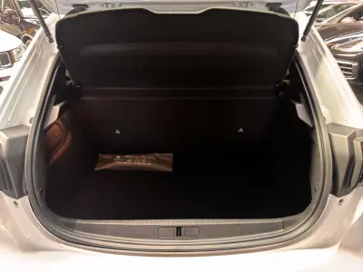 Peugeot 208 2021 - 13990 EUR, 67500 km - AUTO.MOTO.pt - 67500km - foto 20 de 23