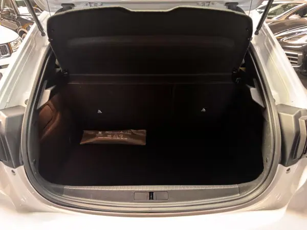 Peugeot 208 2021 - 13990 EUR, 67500 km - AUTO.MOTO.pt - 67500km - foto 20 de 23