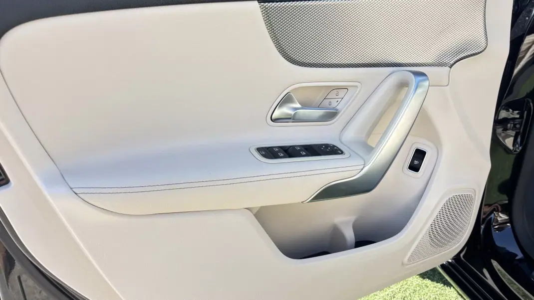 Mercedes-Benz A 200 Limousine 2019 - 22990 EUR, 115000 km - 115000km - foto 12 de 14