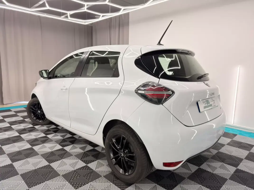Renault Zoe 2020 - 15750 EUR, 43000 km - 43000km - foto 5 de 18