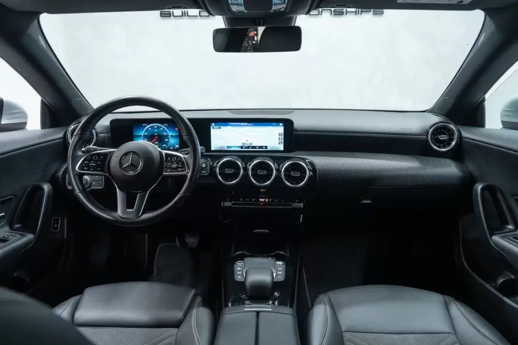 Mercedes-Benz CLA 180 2023 - 29950 EUR, 70000 km - AUTO.MOTO.pt - 70000km - foto 16 de 43