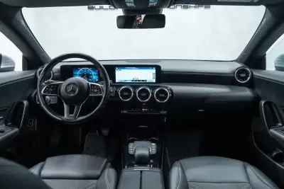 Mercedes-Benz CLA 180 2023 - 29950 EUR, 70000 km - AUTO.MOTO.pt - 70000km - foto 16 de 43