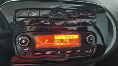Smart Fortwo Cabrio 2021 - 13990 EUR, 59000 km - AUTO.MOTO.pt - 59000km - foto 11 de 37