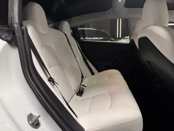 Tesla Model 3 2021 - 28990 EUR, 36500 km - AUTO.MOTO.pt - 36500km - foto 20 de 22