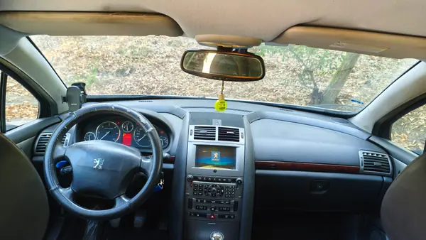 Peugeot 407 2005 - 4100 EUR, 355000 km - AUTO.MOTO.pt - 355000km - foto 6 de 7