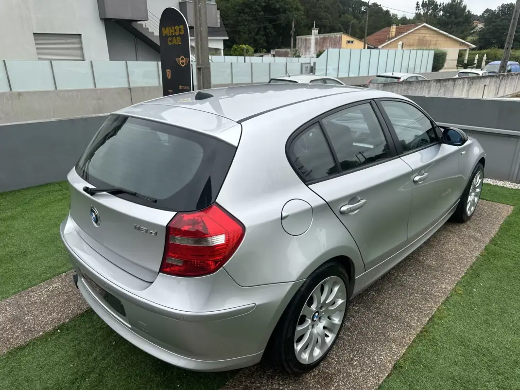 BMW 118 2009 - 8900 EUR, 184000 km - AUTO.MOTO.pt - 184000km - foto 12 de 55