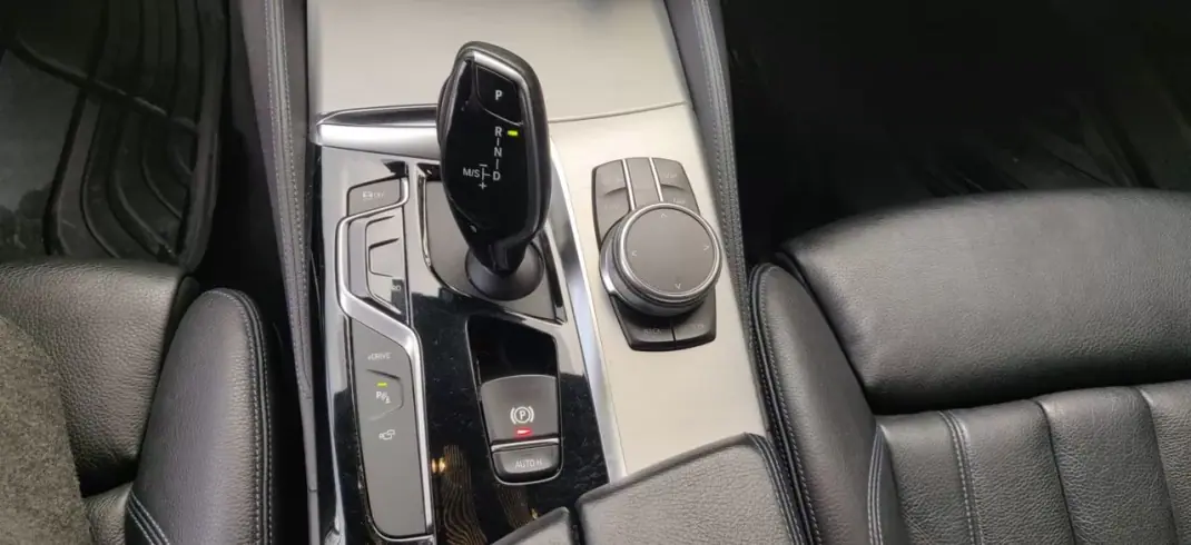 BMW 530e 2019 - 28499 EUR, 113000 km - AUTO.MOTO.pt - 113000km - foto 46 de 51