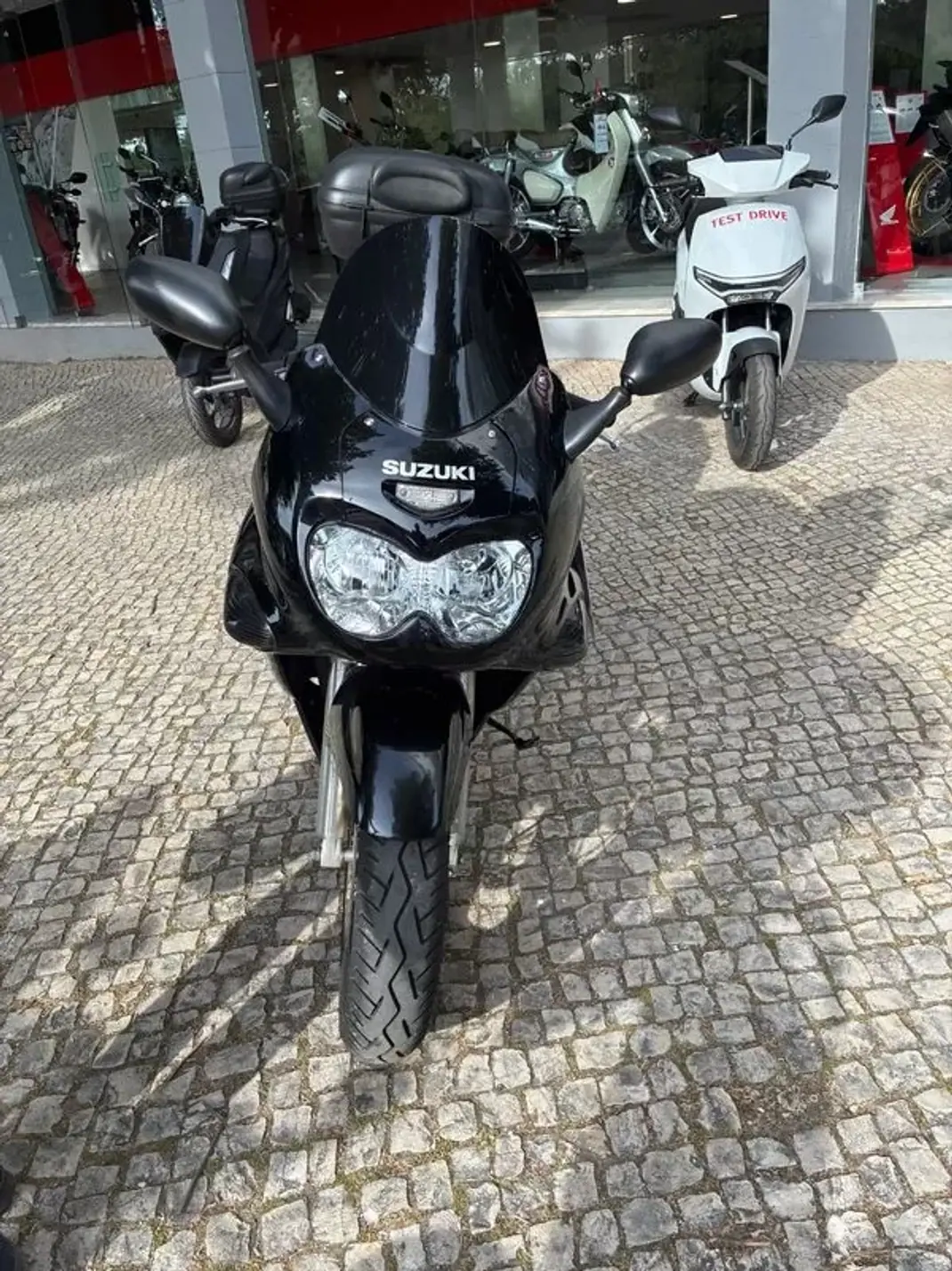 Suzuki GSX 1250FA 2000 - 1900 EUR, 41199 km - AUTO.MOTO.pt - 41199km - foto 2 de 18