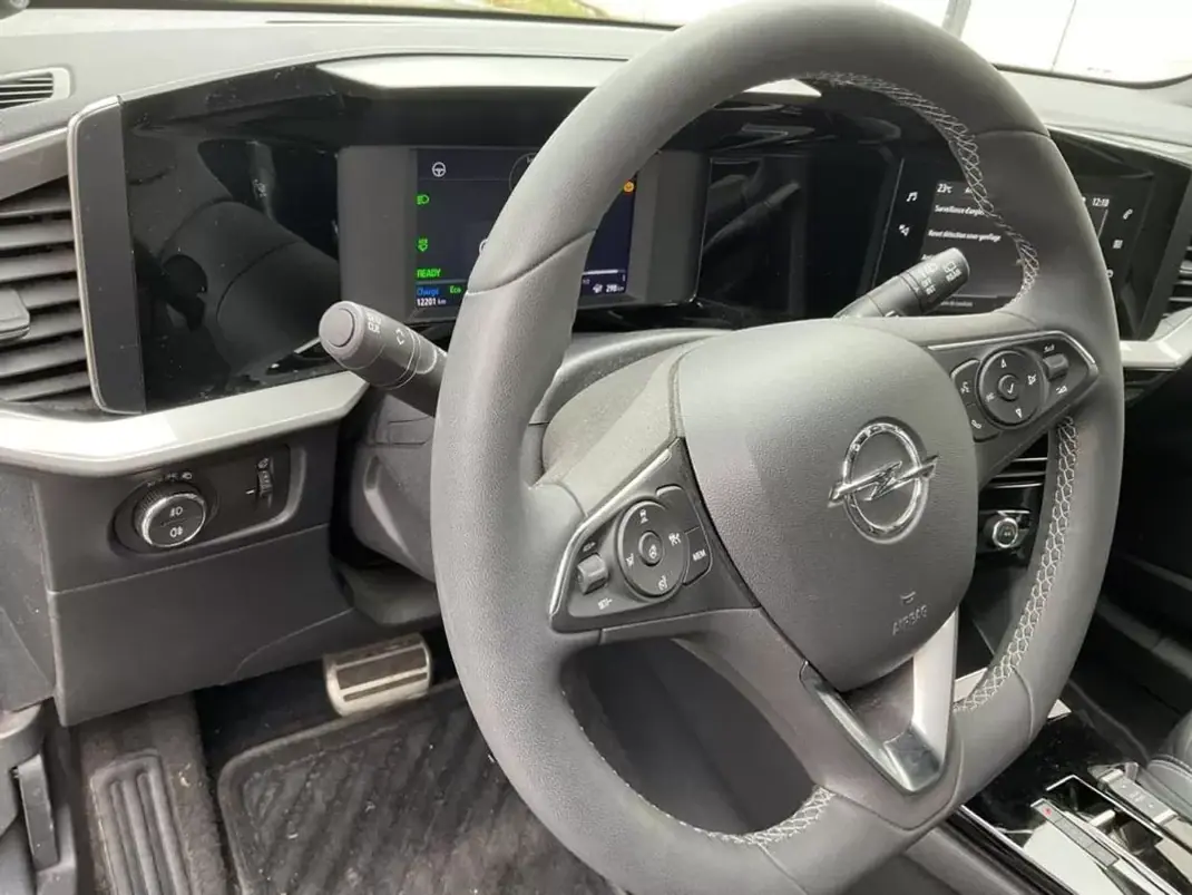 Opel Mokka-e 2024 - 24450 EUR, 12200 km - 12200km - foto 7 de 15