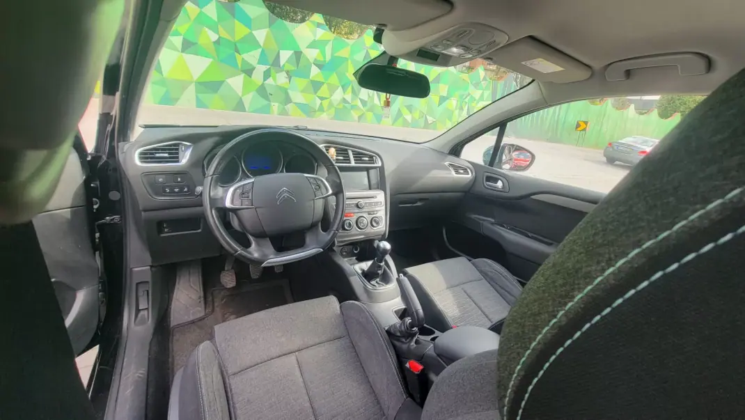 Citroën C4 2016 - 8990 EUR, 140000 km - AUTO.MOTO.pt - 140000km - foto 11 de 39