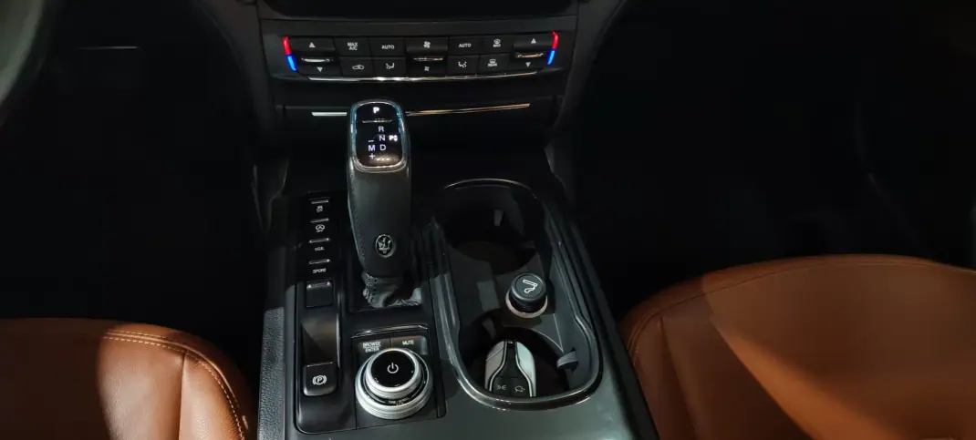 Maserati Ghibli 2021 - 54500 EUR, 29000 km - 29000km - foto 15 de 19
